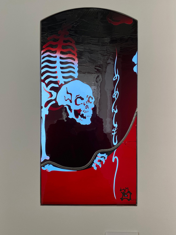 水永阿里紗 ステンドグラス作品「メメント モリ」